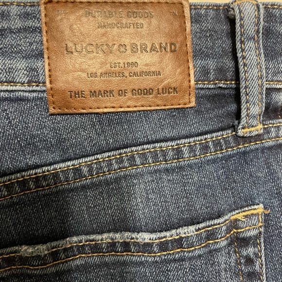 Distressed ankles and knees Lucky Jeans - Picture 3 of 5